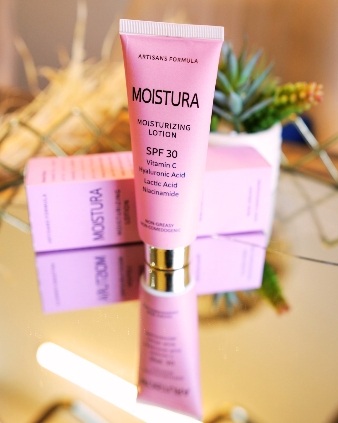 Moistura Moisturizing lotion with SPF 30